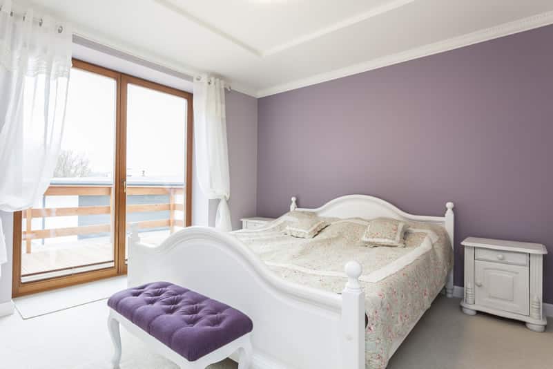 Purple white bedroom floral bedspread