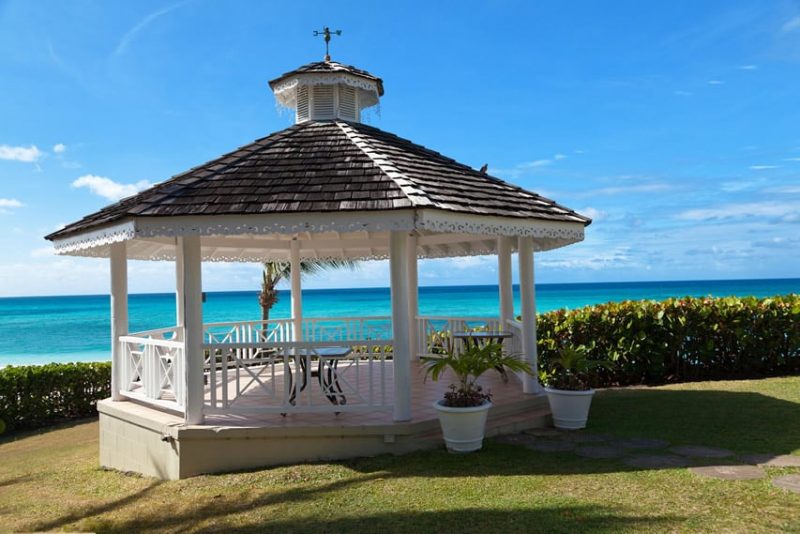 gorgeous white gazebo ocean view 800x534