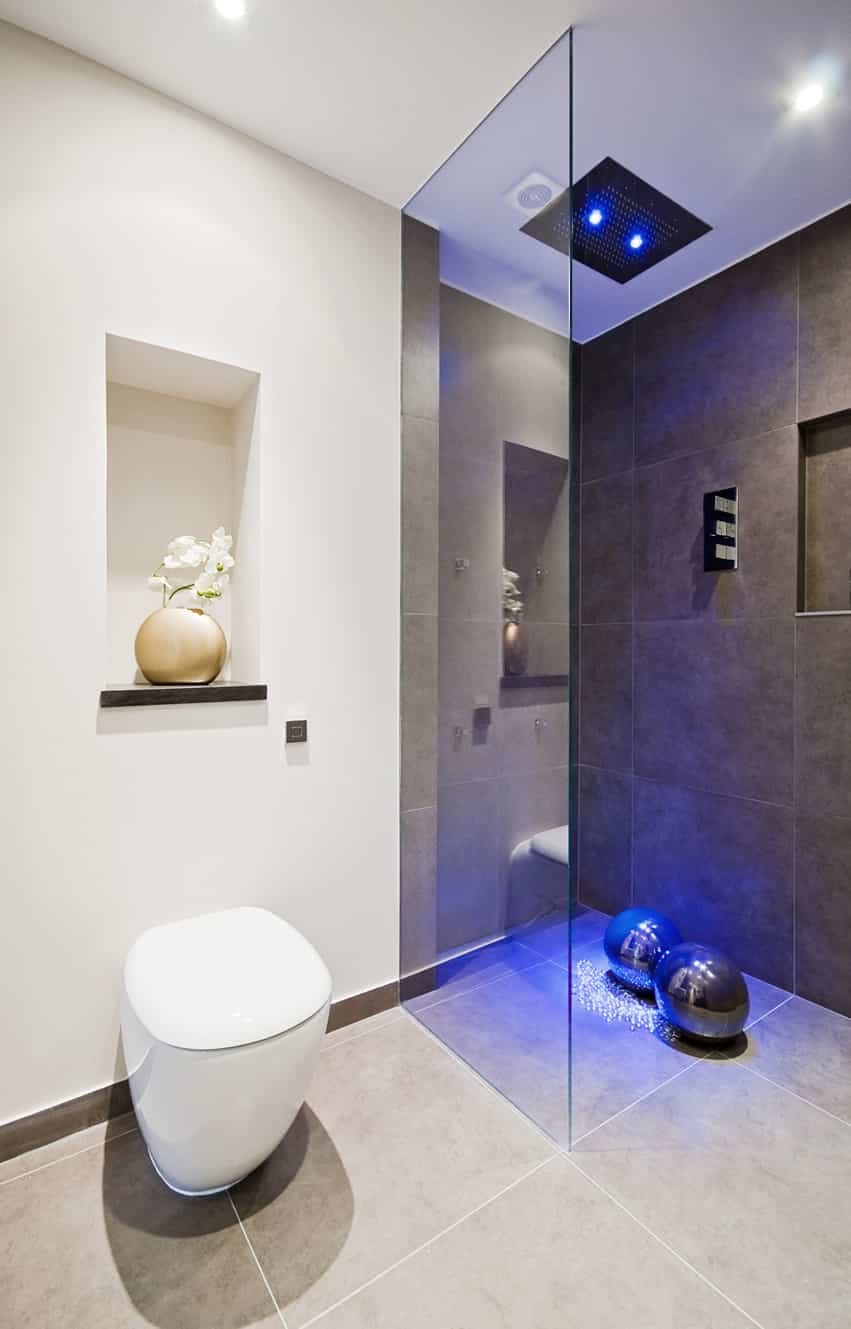 Ultra-modern bathroom design with large ceramic tiles