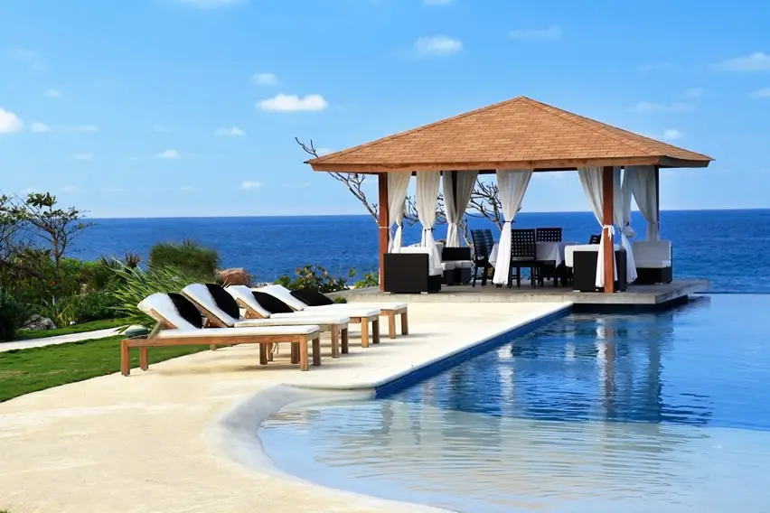 Oceanfront pool with cabana