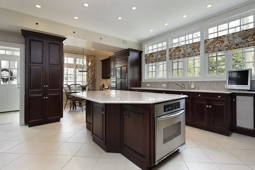 Beautiful kitchen with dining nook