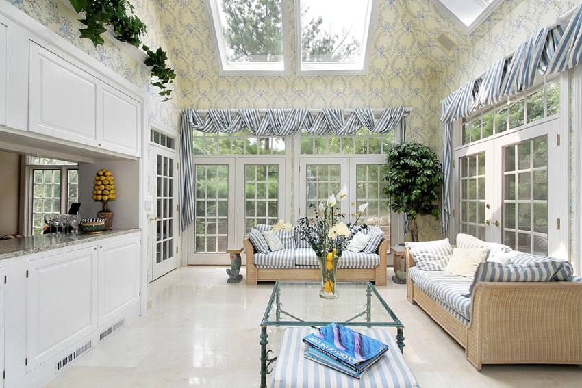 Sunroom with wallpaper