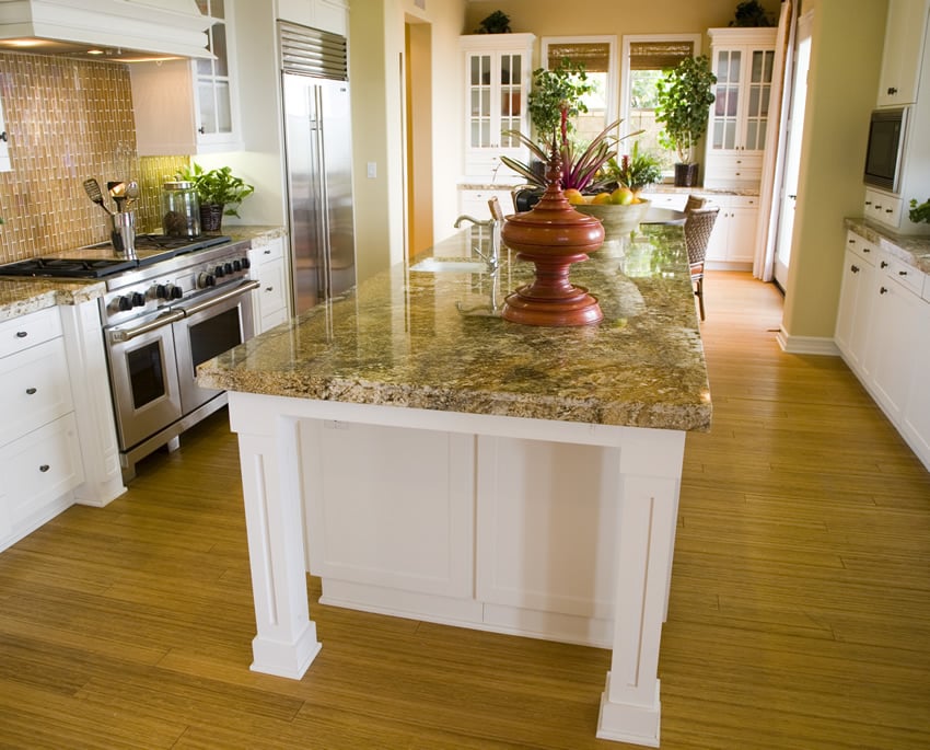 Long island, chrome oven and laminate floors