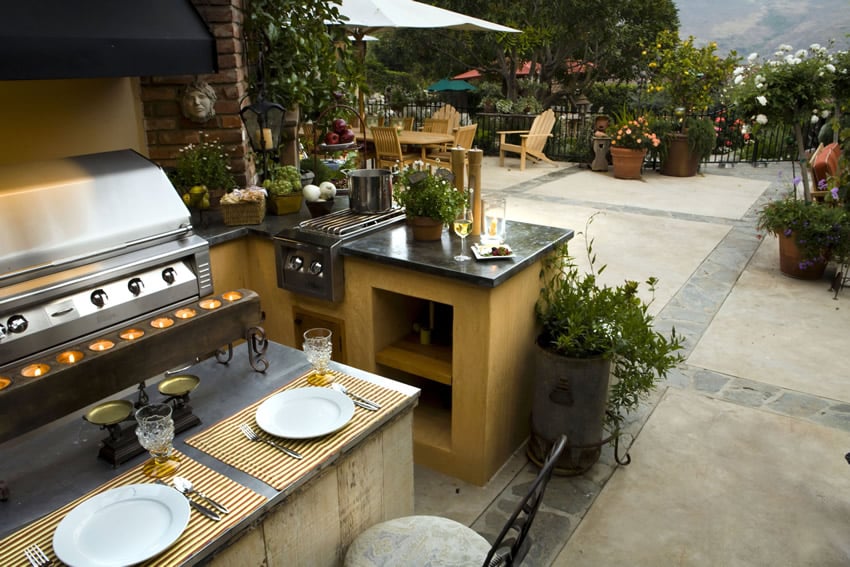 Outdoor kitchen in garden