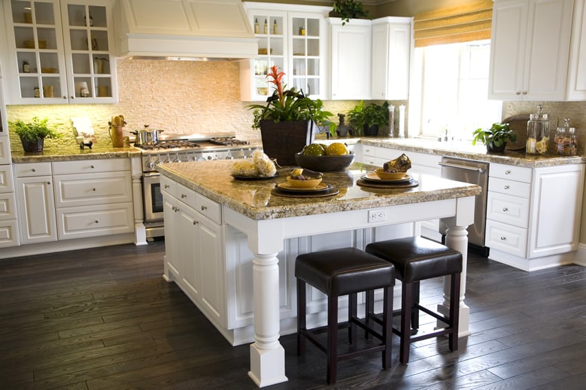 White country style kitchen cabinet design