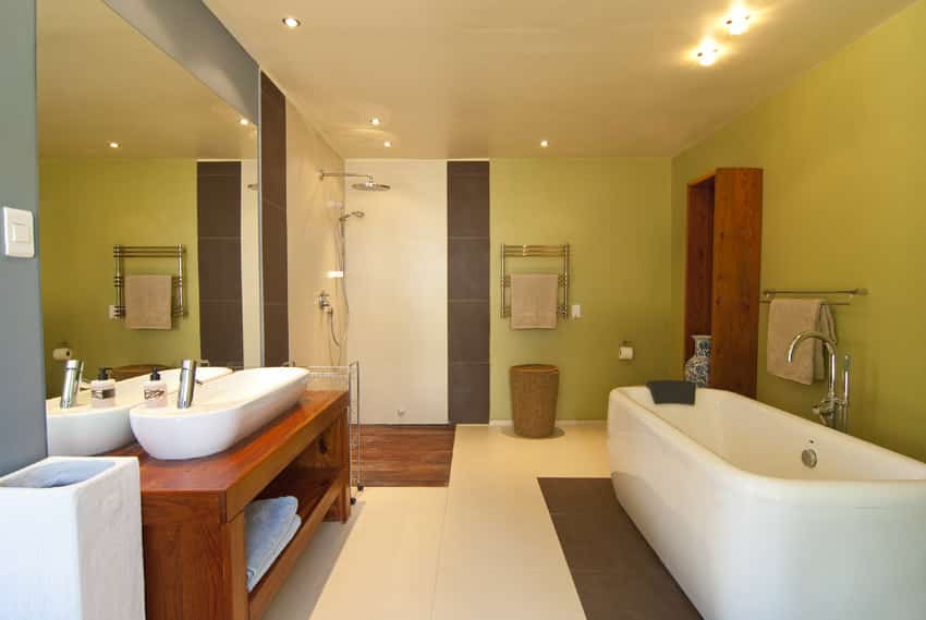 New bathroom design large mirror rounded bathtub
