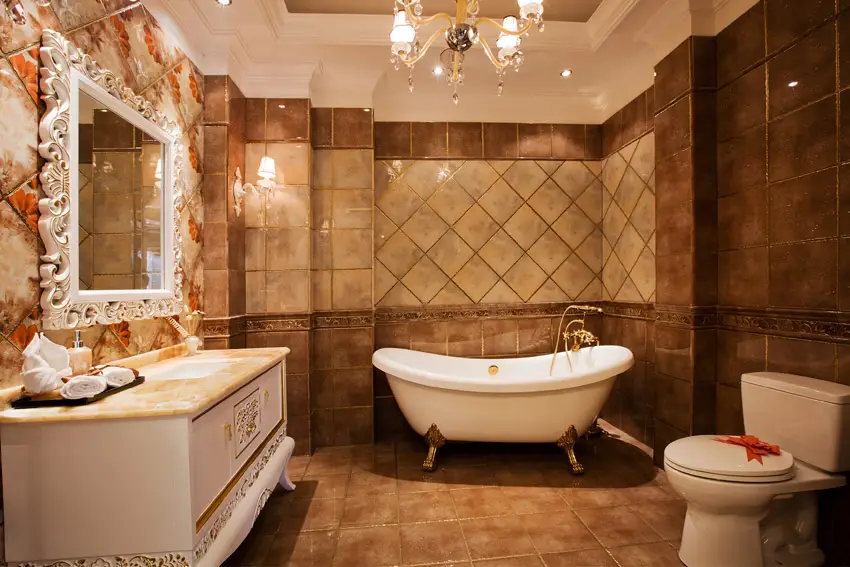 Old fashioned design in bathroom with brown tones