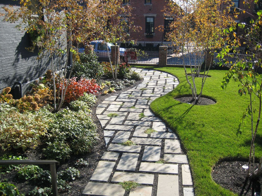 Precast pavers walkway with curved design