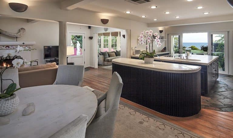 Luxury Oceanfront Cottage in Santa Barbara CA