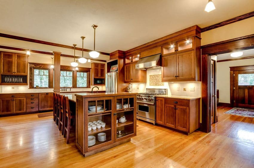 Kitchen with flush cabinets and cornices