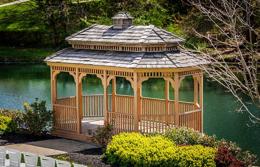 Oblong gazebo on the lake 