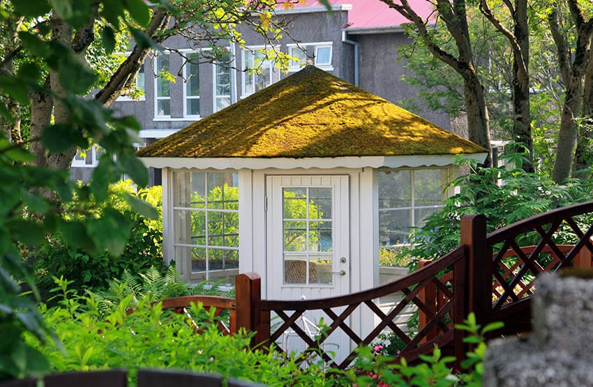 Rounded gazebo with glass windows