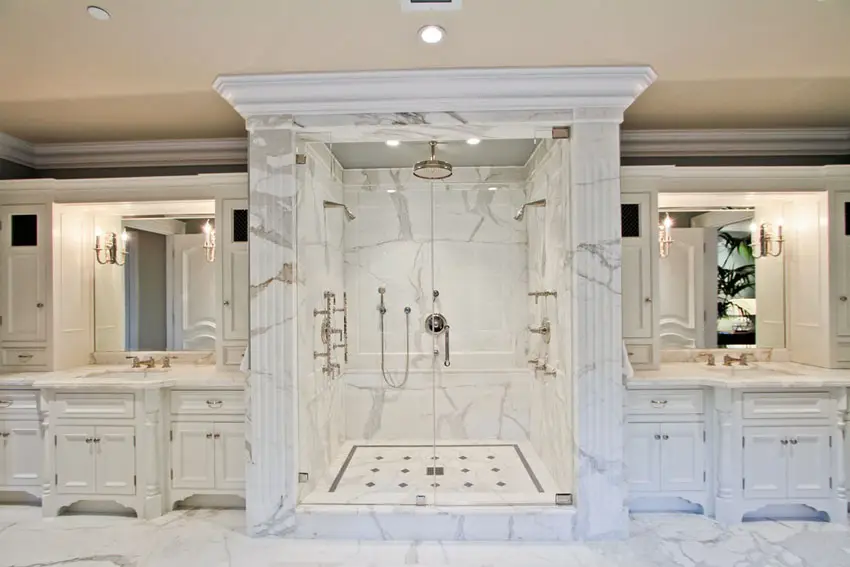 Bathroom with Neoclassic motifs and all white color scheme