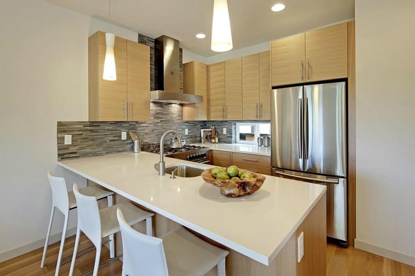 small-contemporary-kitchen-with-peninsula-and-diamond-white-quartz-counter