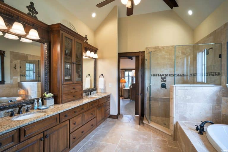 Craftsman Style Bathroom Design (27 Ideas for Vanity, Colors, Tile ...