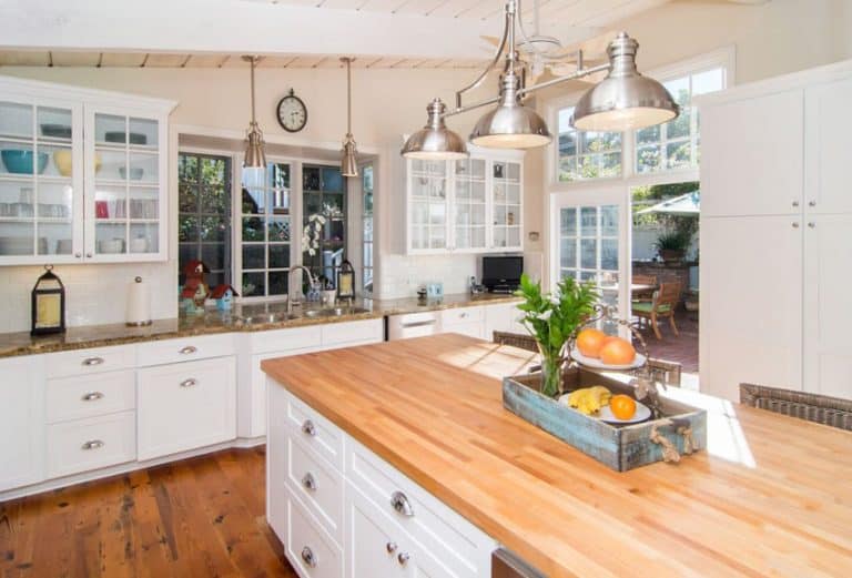 27 Gorgeous White Country Kitchens (Pictures)