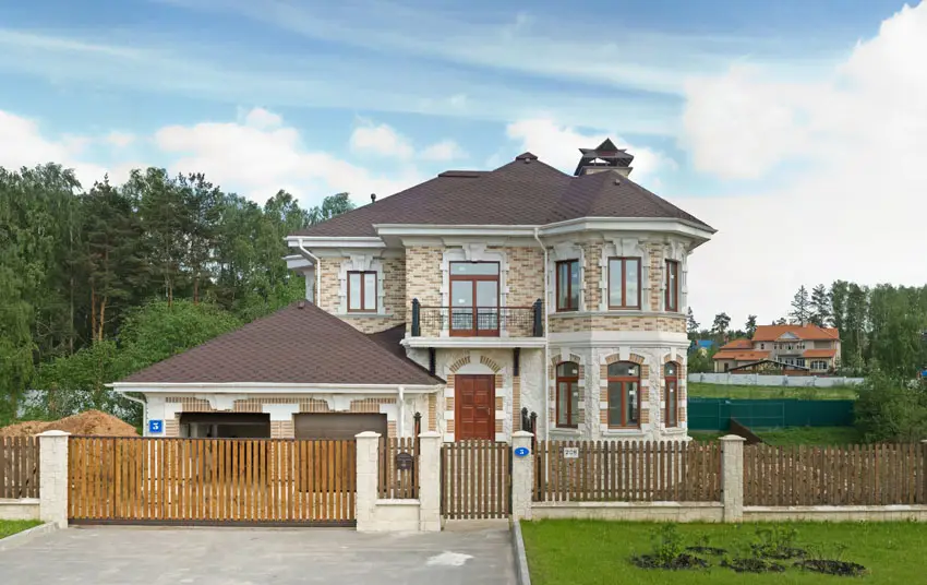 Beautiful home with perimeter wall