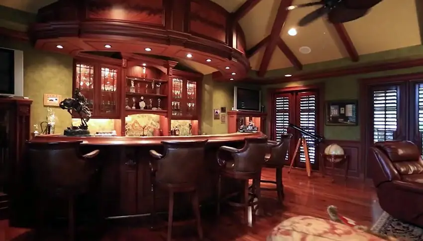 Rustic curved bar