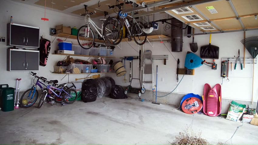 Garage before makeover picture