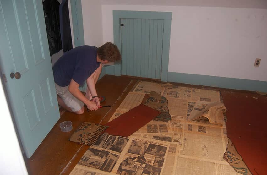 Removing linoleum floor