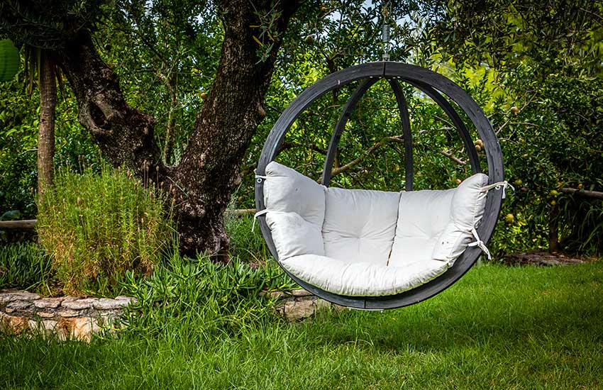 Hanging cocoon swing chair