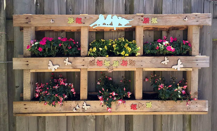 Hanging pallet flower box