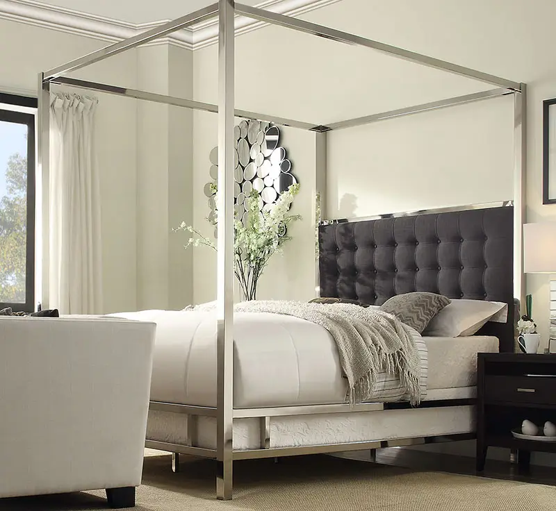 Metal canopy bed