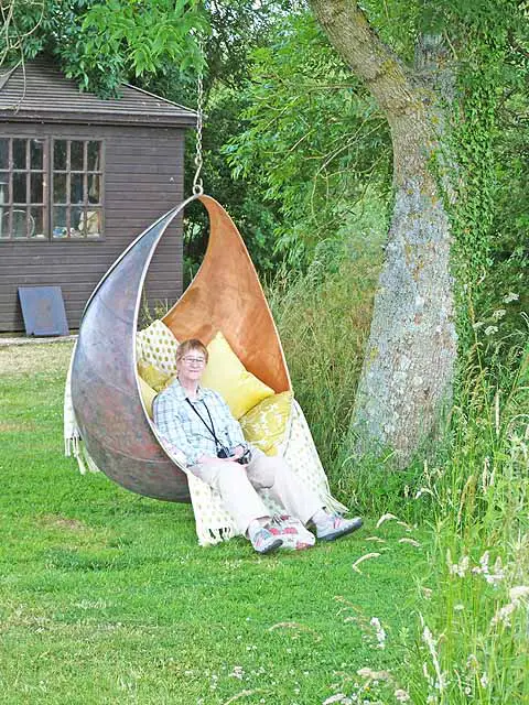Modern art hanging chair