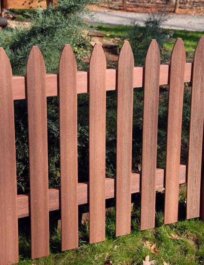 Picket Fence Designs (Pictures of Popular Types) - Designing Idea