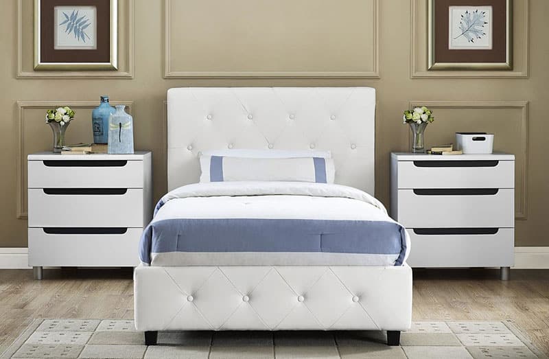 Full size platform bed with diamond button tufted upholstery