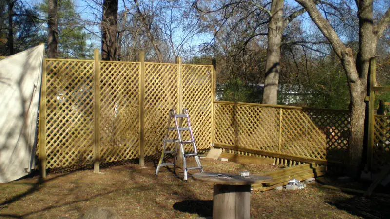 Installing lattice fence panels