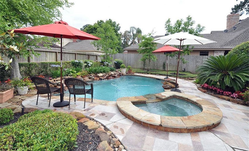 Small kidney pool with hot tub