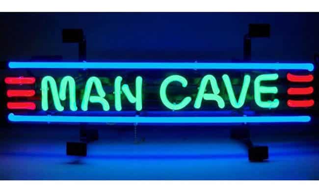 neon-light-man-cave-sign