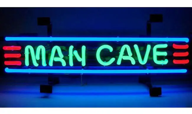 neon-light-man-cave-sign