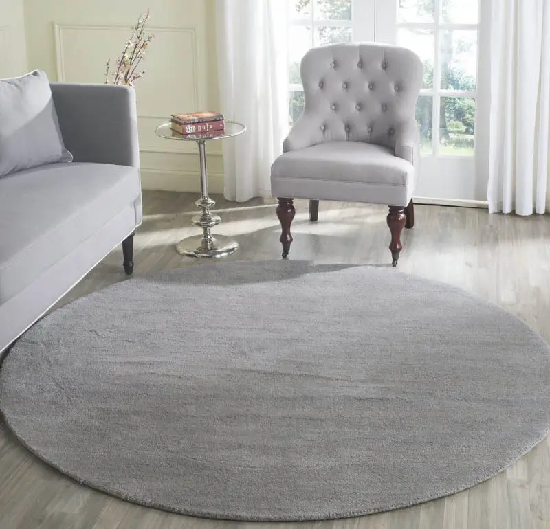 Gray round area rug made of wool