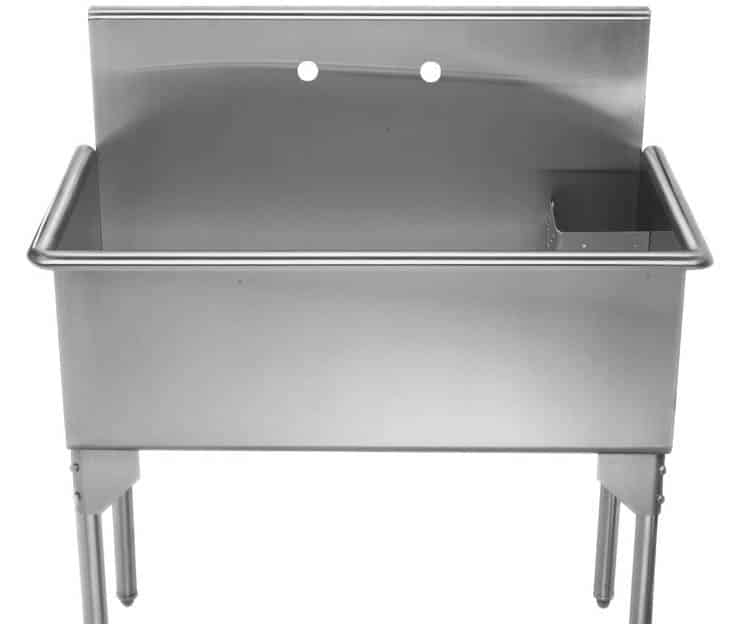 Freestanding kitchen sink in stainless steel