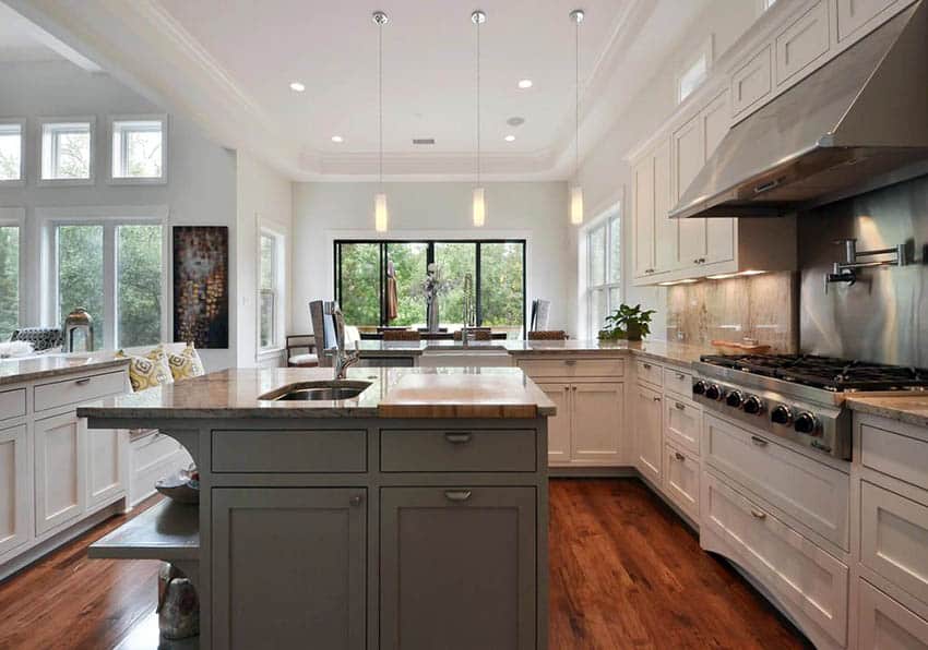 Traditional kitchen with wrap-around countertops 