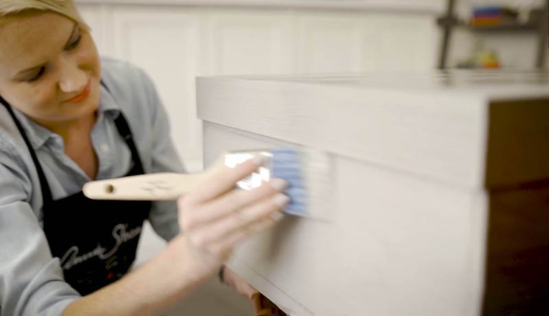 Painting furniture with white chalk paint