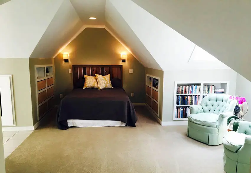 Attic bedroom with bed in wall niche