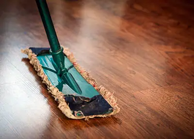 Cleaning polished floors