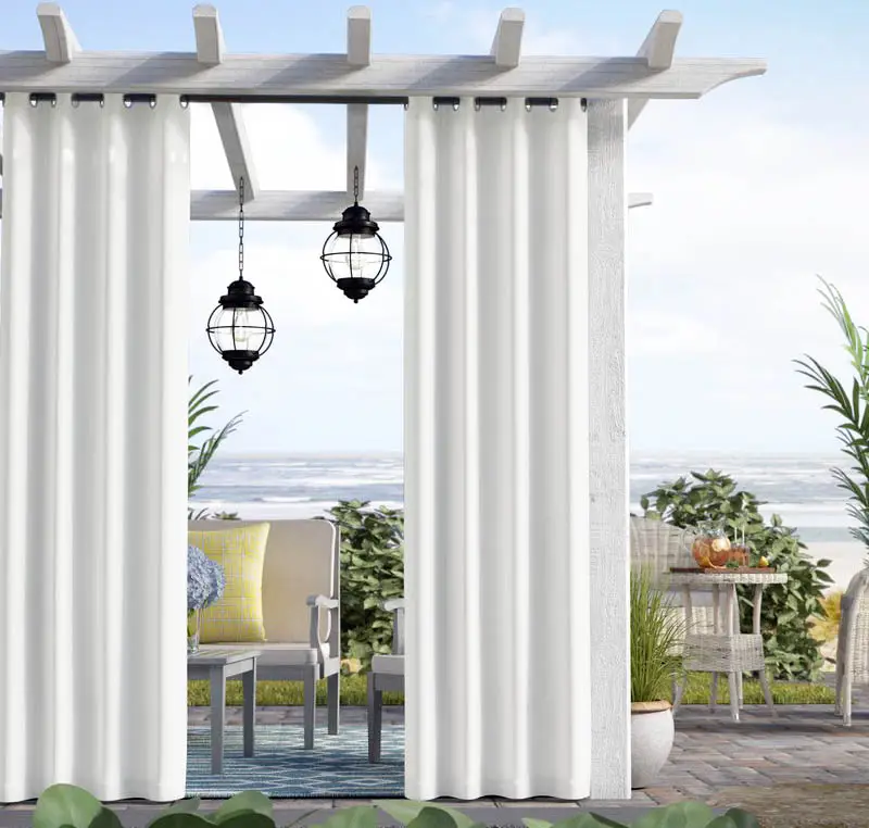 Outdoor privacy curtain for pergola