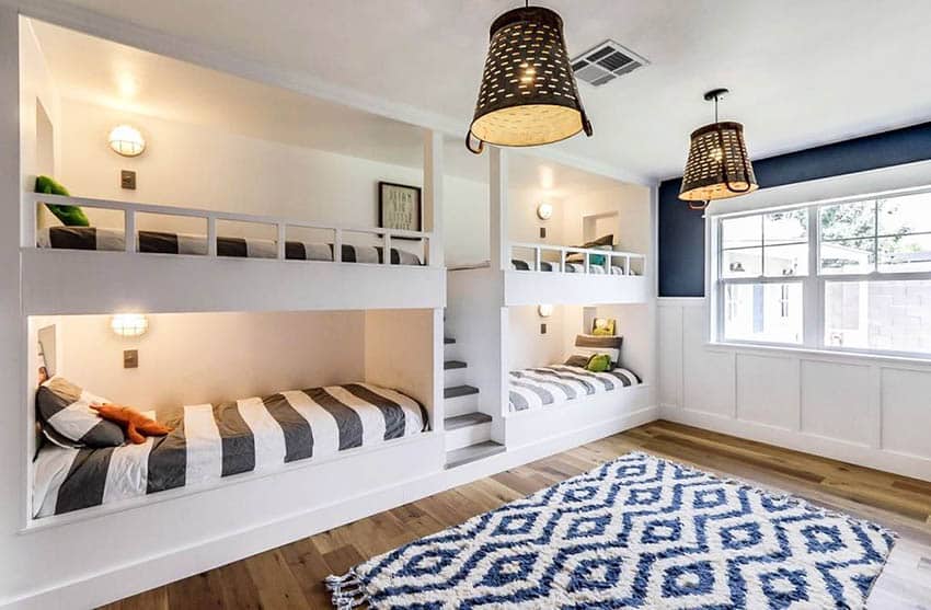 Contemporary built in bunk beds in guest room