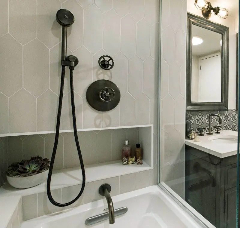 Porcelain picket pattern in bathroom