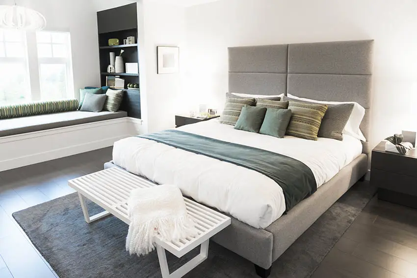 Comfy pillows in modern bedroom design