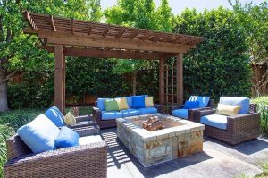 Pergola with Fire Pit (19 Backyard Designs)