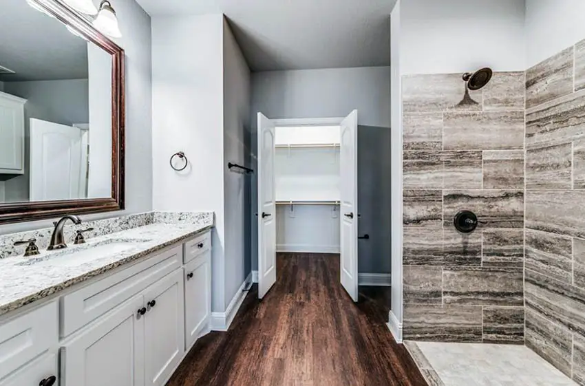 Bathroom with wood look vinyl flooring