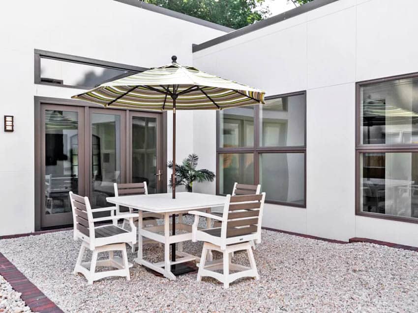 Dining patio with brick border