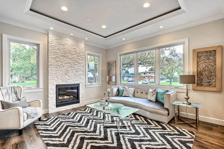 Contemporary room with square ceiling style