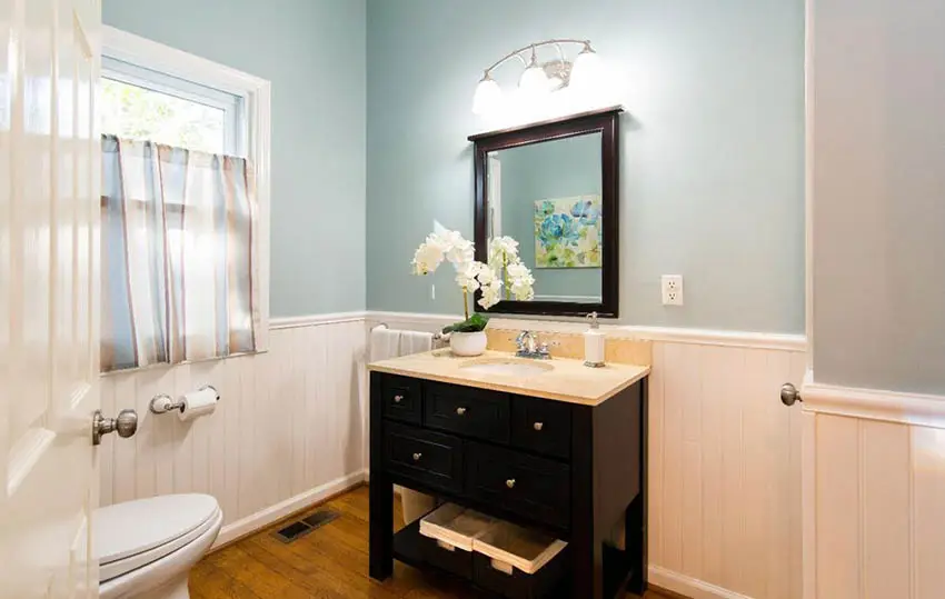 Bathroom with tongue and groove white wainscoting
