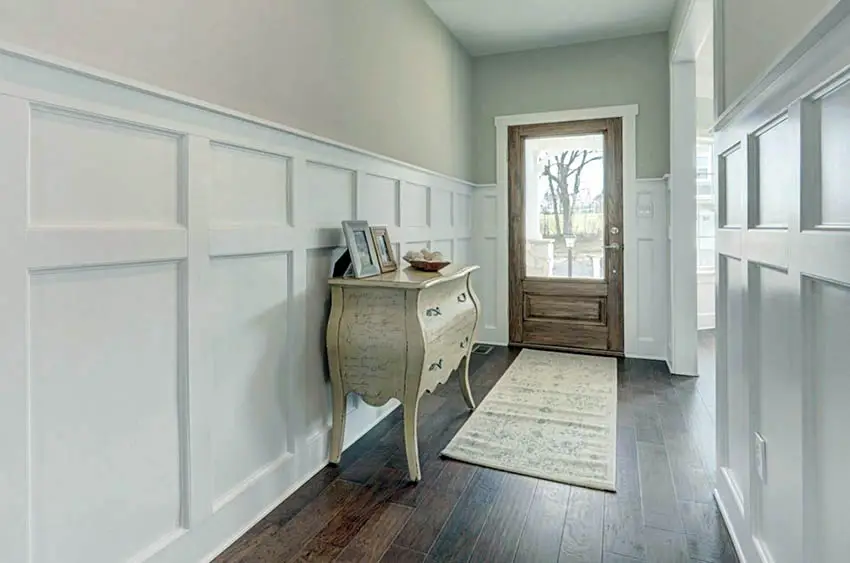 Hallway with tongue and groove wainscoting